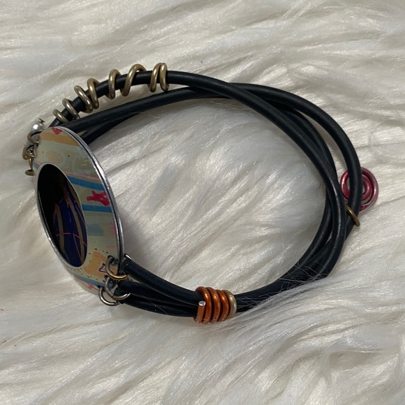 Artistic Multicolor Pendant Bracelet - Picture 2 of 3